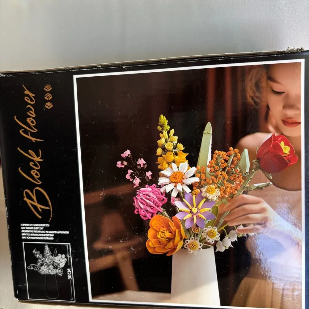 Block Flower Building Block Bouquet 1070 PCS Floral Set FL2261 New Open Box